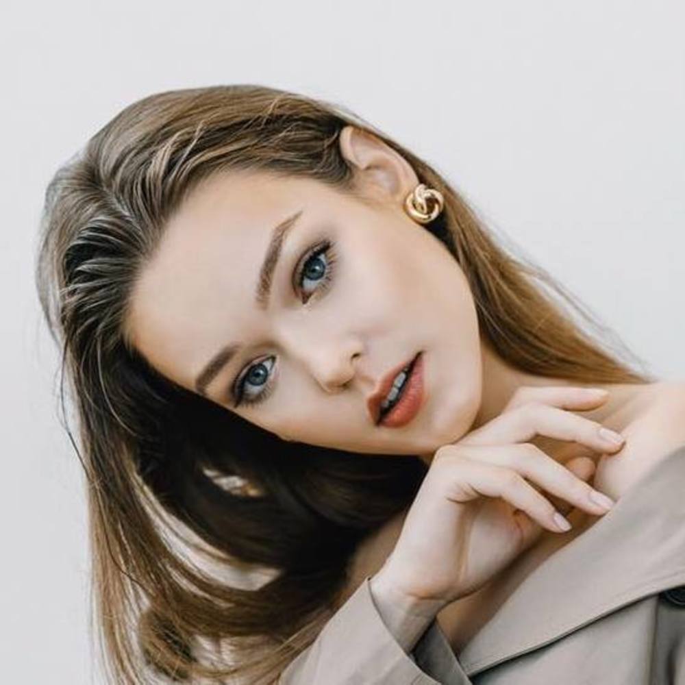 Meet your Posher, Vitalina